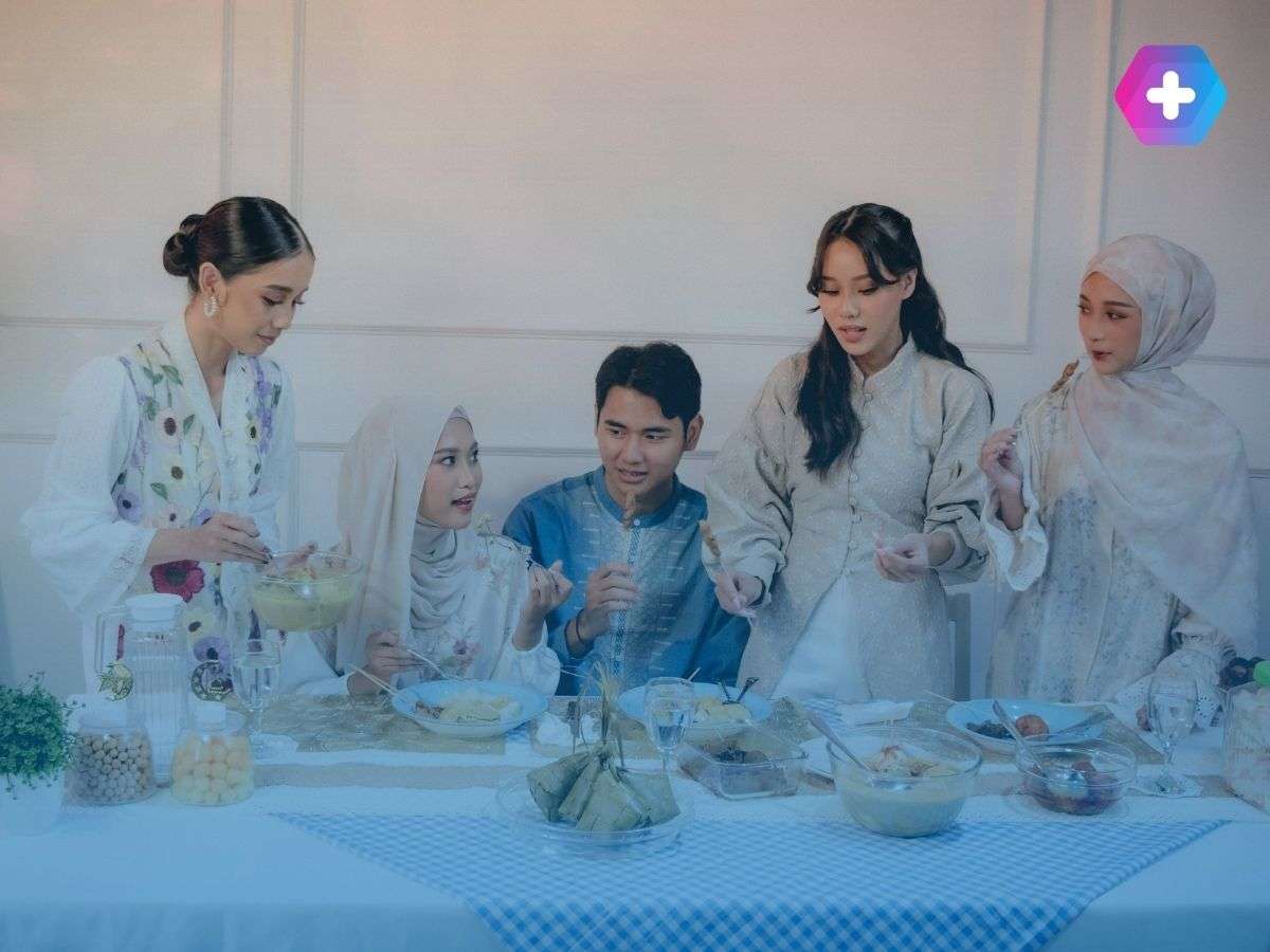 A family observing Ramadan while losing weight